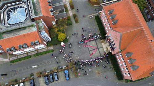 1ecc2632-d1f5-4953-ba8a-6202e3ef2caf